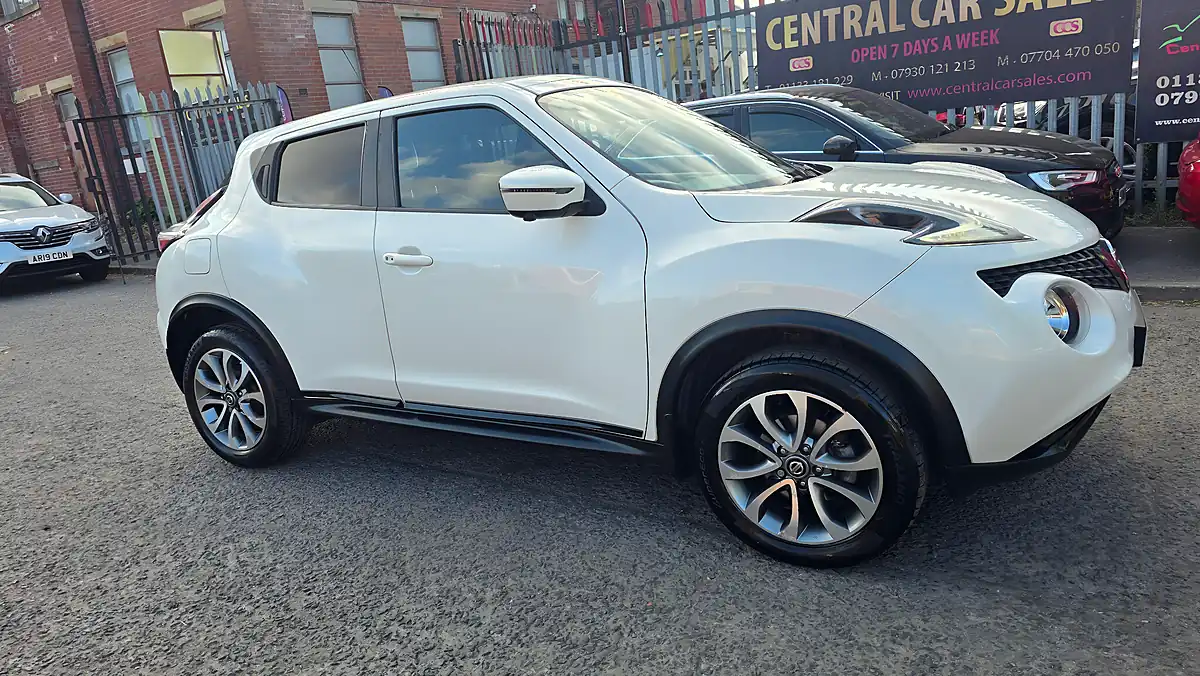 Used 2019 Nissan Juke Tekna White - Interior and Exterior details 4