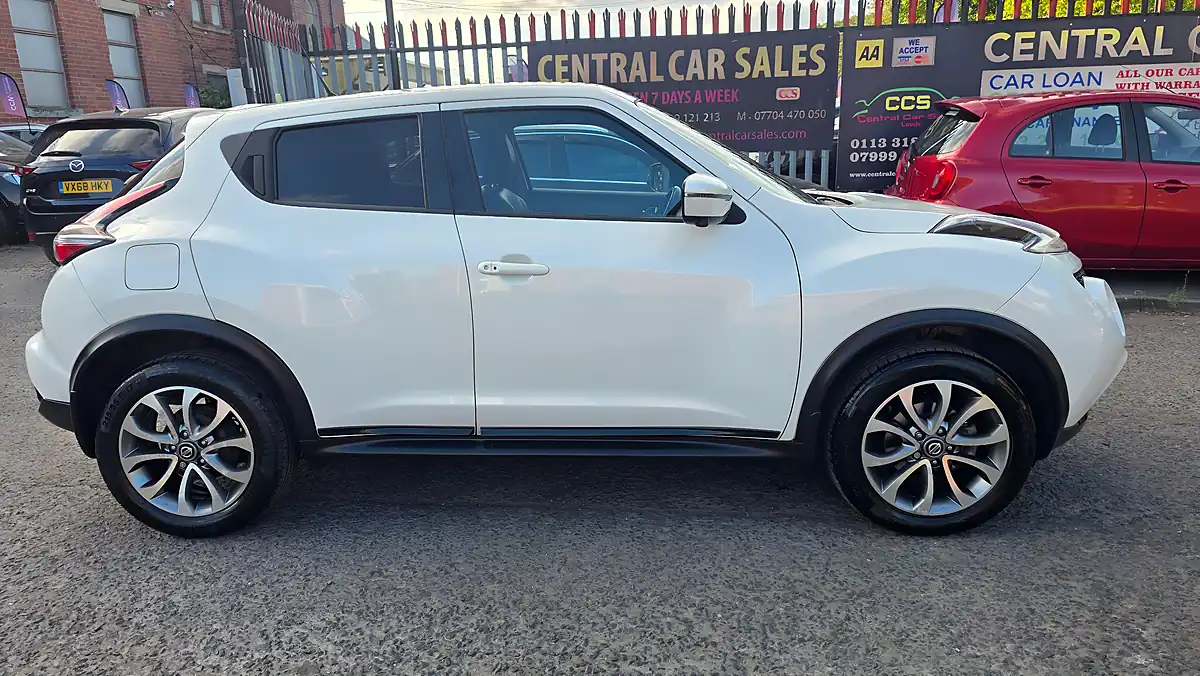 Used 2019 Nissan Juke Tekna White - Interior and Exterior details 5