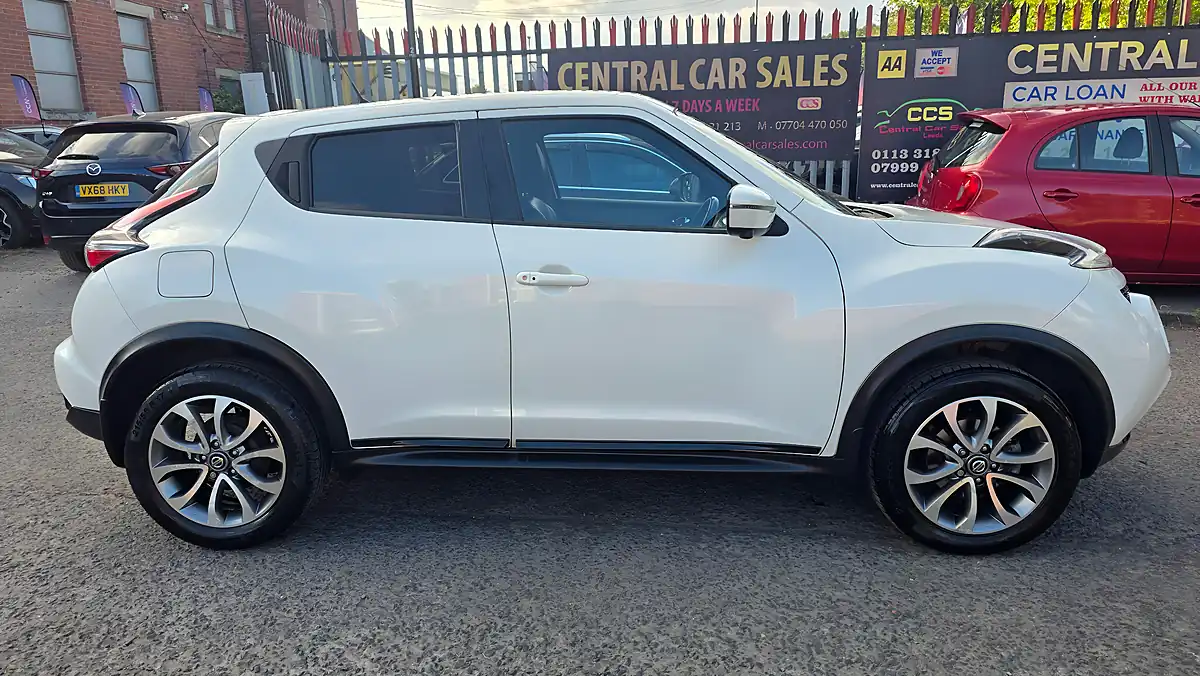 Used 2019 Nissan Juke Tekna White - Interior and Exterior details 6