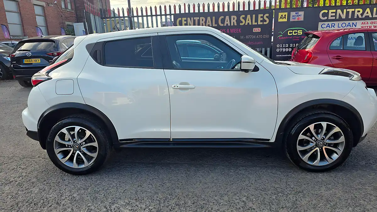 Used 2019 Nissan Juke Tekna White - Interior and Exterior details 7