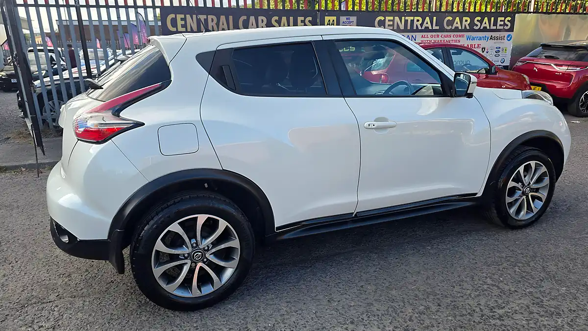 Used 2019 Nissan Juke Tekna White - Interior and Exterior details 9