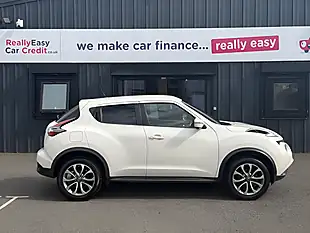 Used 2019 Nissan Juke Tekna White - Interior and Exterior details 12