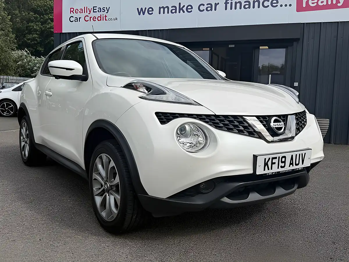 Used 2019 Nissan Juke Tekna White - Interior and Exterior details 14