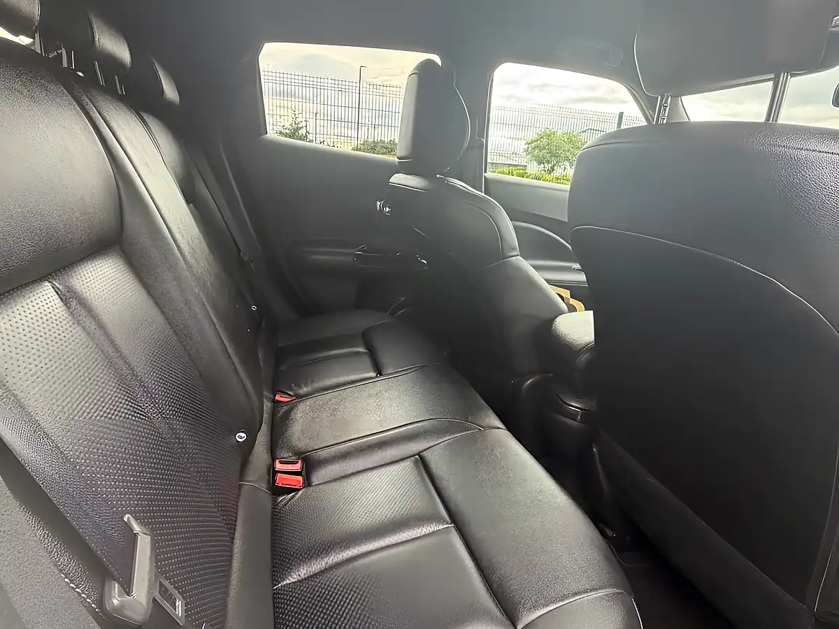 Used 2019 Nissan Juke Tekna White - Interior and Exterior details 15