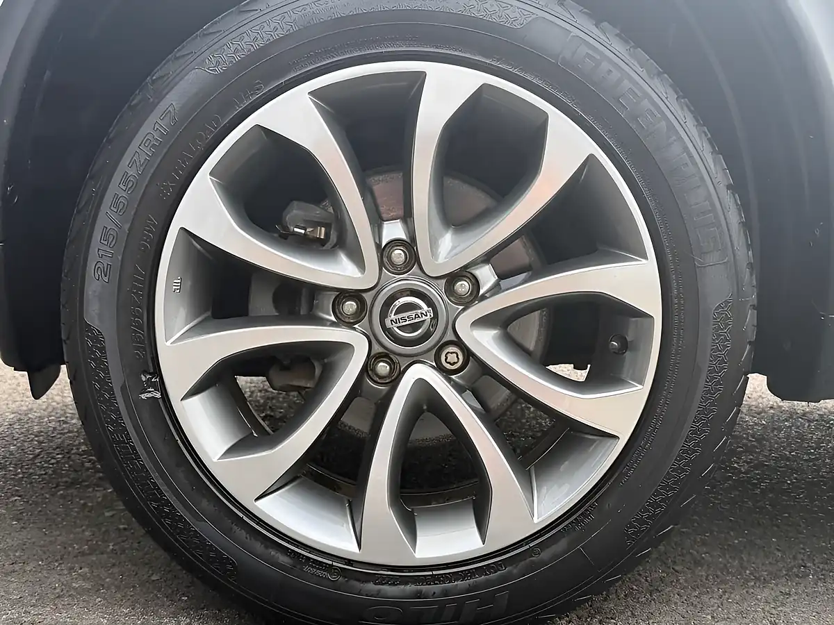 Used 2019 Nissan Juke Tekna White - Interior and Exterior details 19