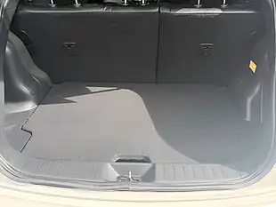 Used 2019 Nissan Juke Tekna White - Interior and Exterior details 20