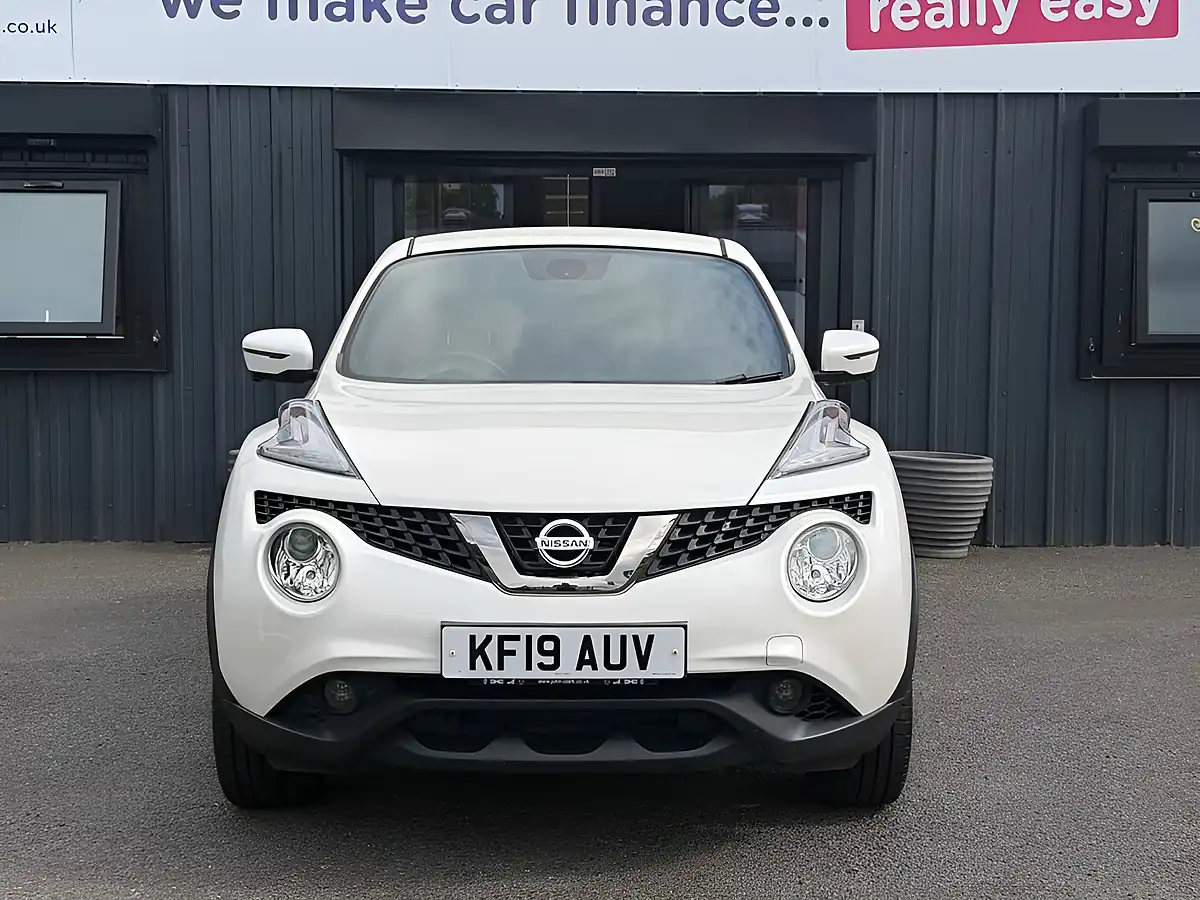 Used 2019 Nissan Juke Tekna White - Interior and Exterior details 3