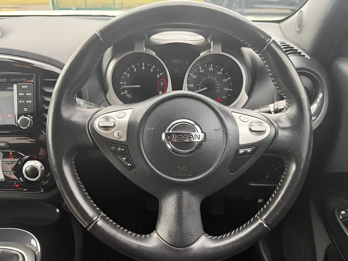 Used 2019 Nissan Juke Tekna White - Interior and Exterior details 4