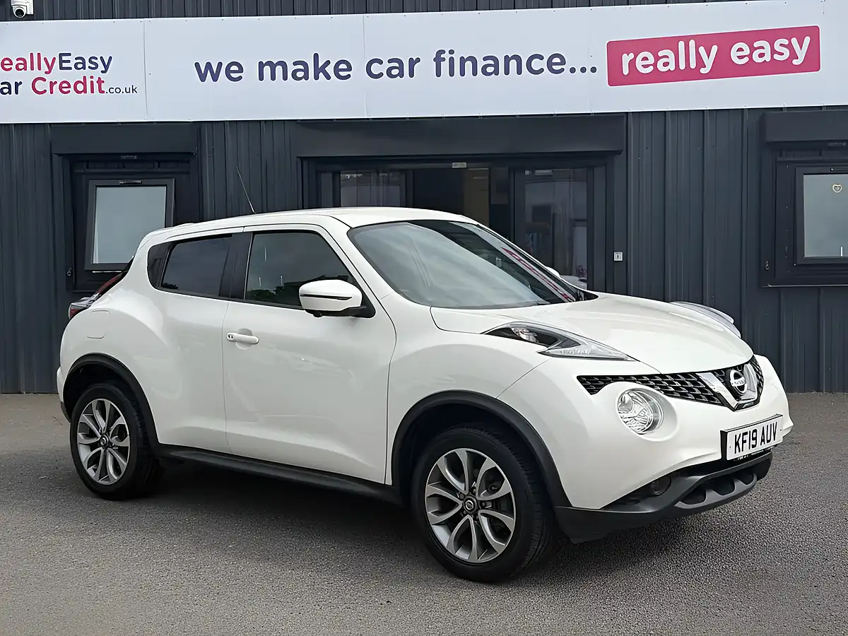 Used 2019 Nissan Juke Tekna White - Interior and Exterior details 5
