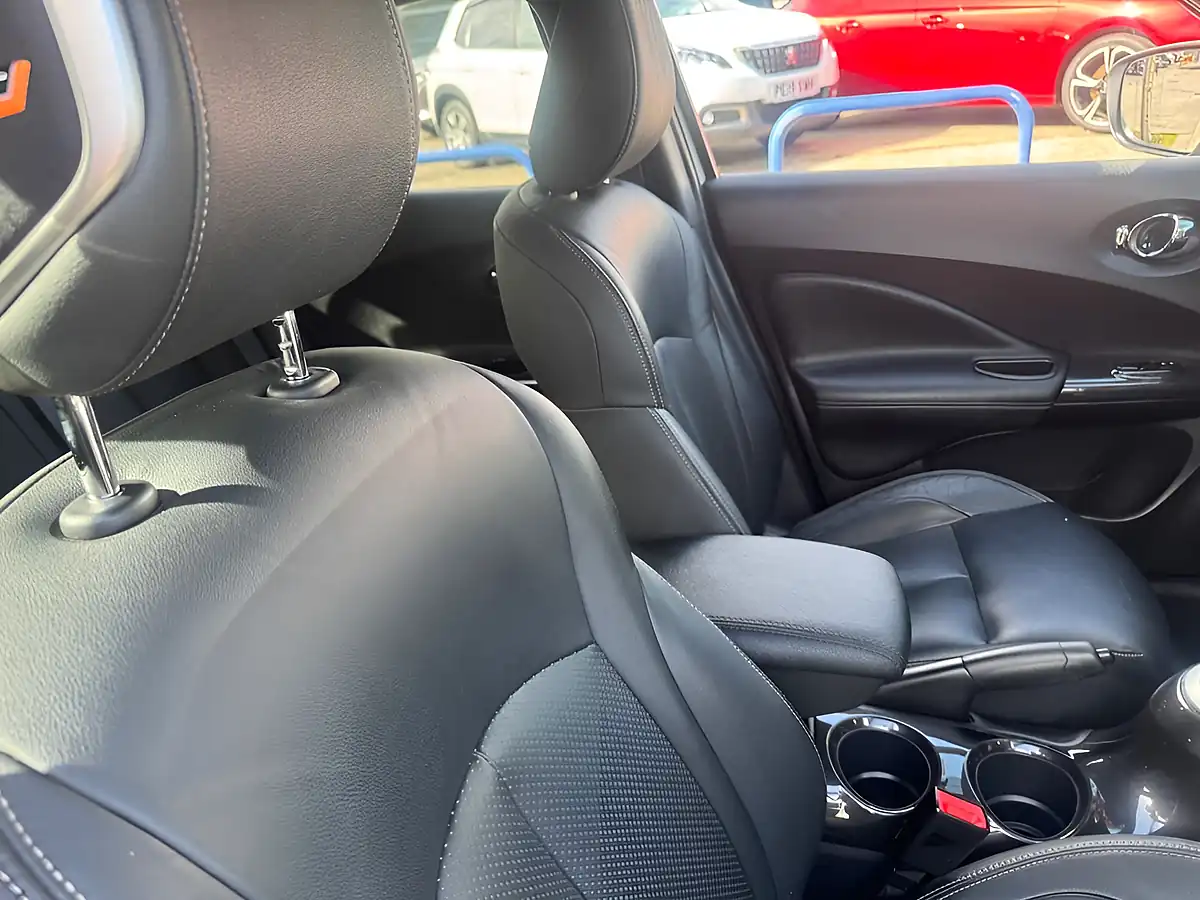 Used 2019 Nissan Juke Tekna White - Interior and Exterior details 15