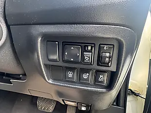 Used 2019 Nissan Juke Tekna White - Interior and Exterior details 17