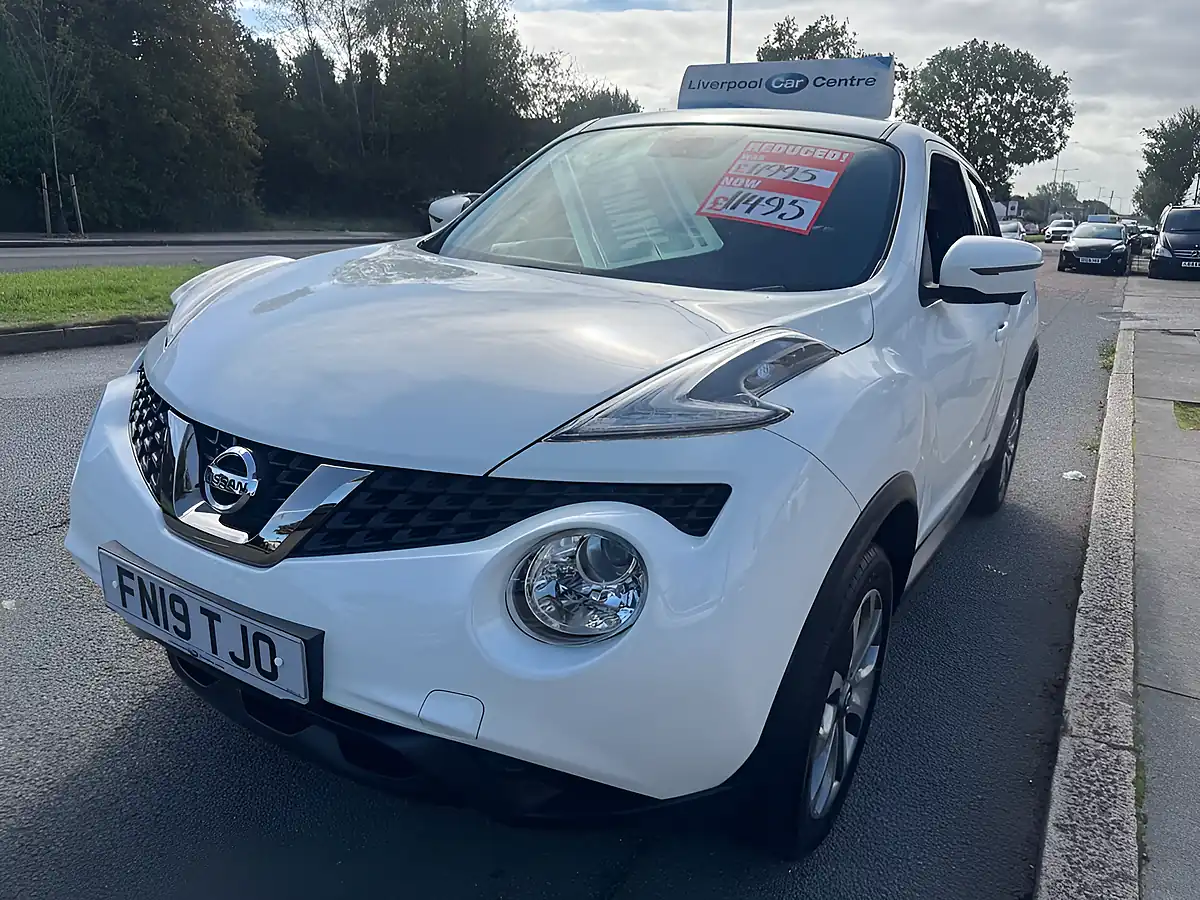 Used 2019 Nissan Juke Tekna White - Interior and Exterior details 8