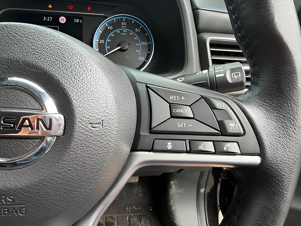 Used 2019 Nissan Leaf N-Connecta Black - Interior and Exterior details 11
