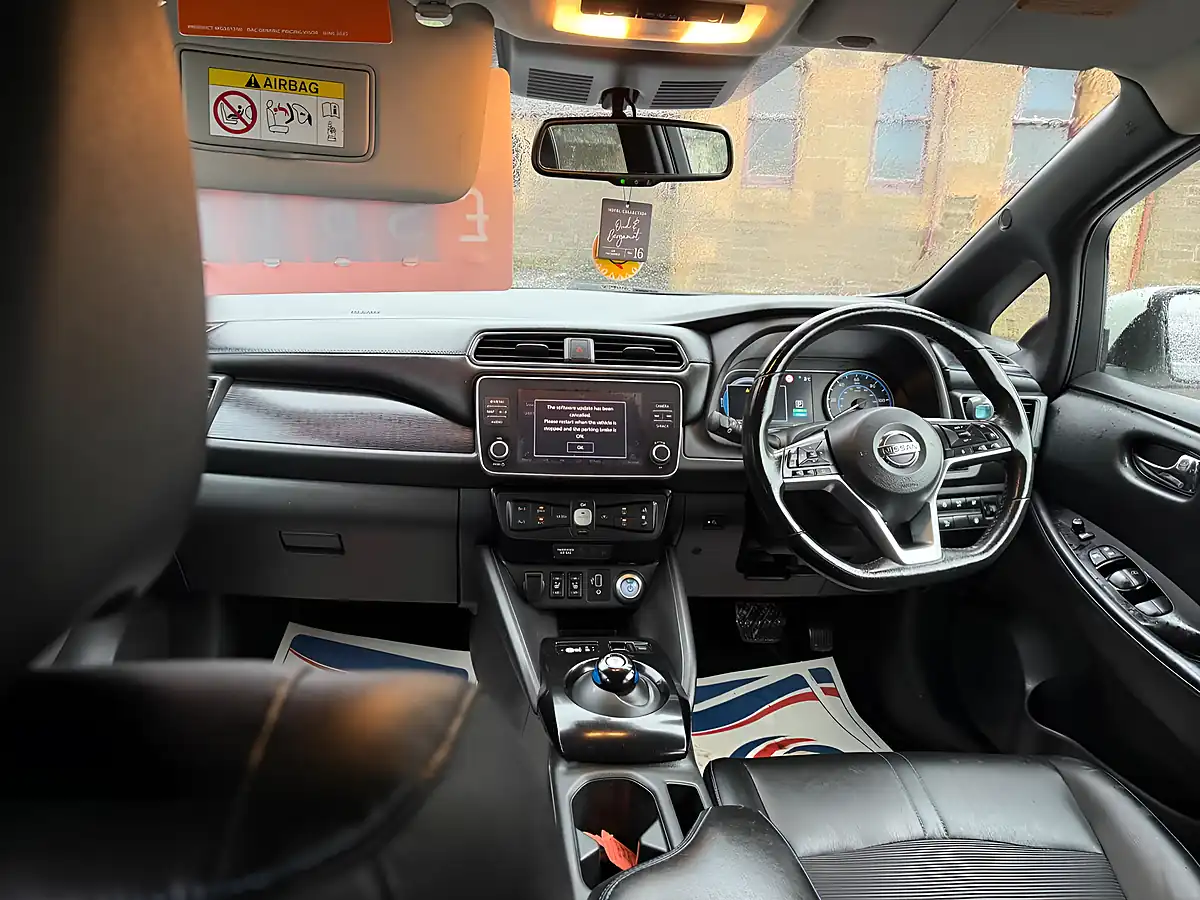 Used 2019 Nissan Leaf N-Connecta White - Interior and Exterior details 10
