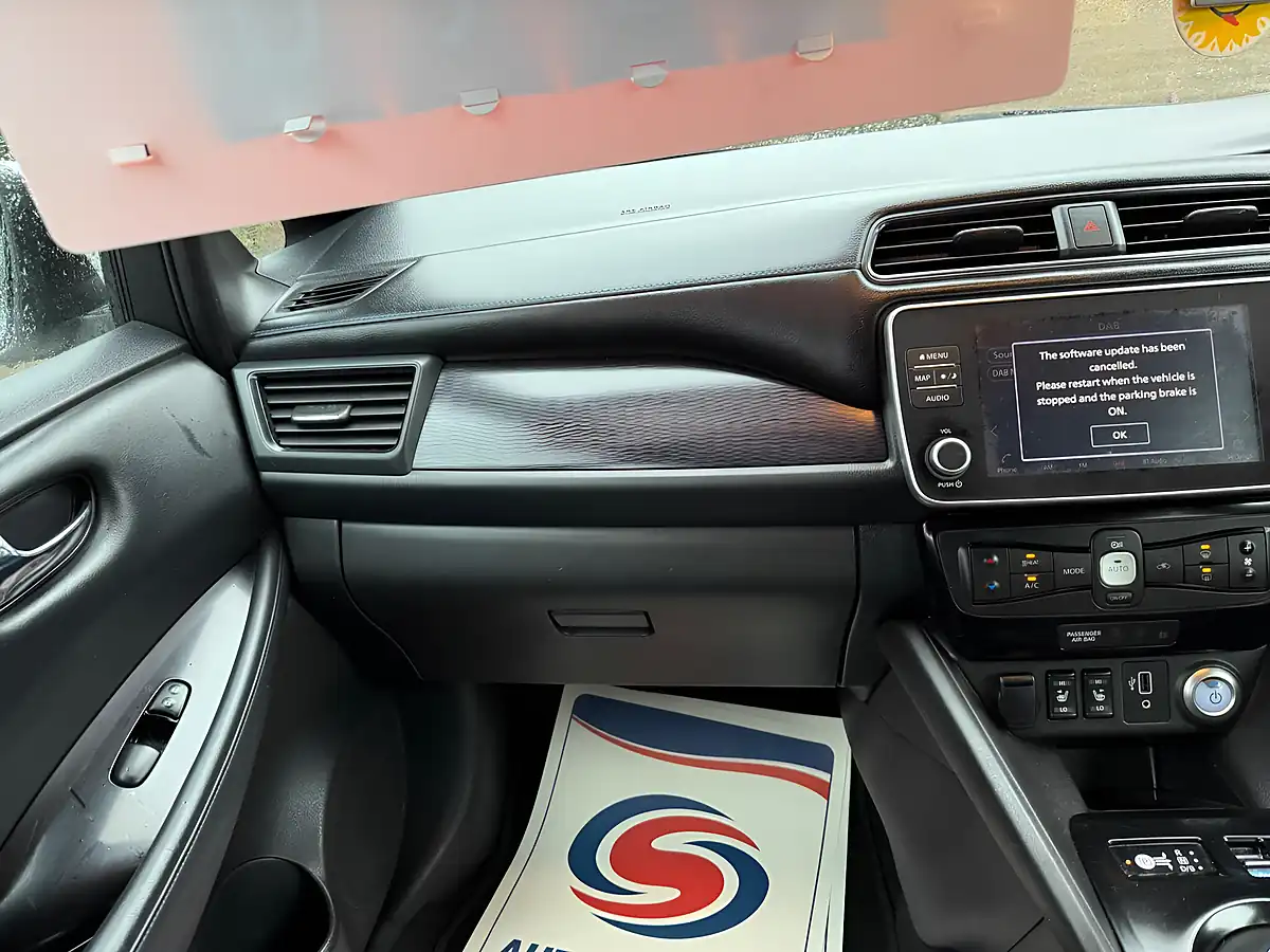 Used 2019 Nissan Leaf N-Connecta White - Interior and Exterior details 11