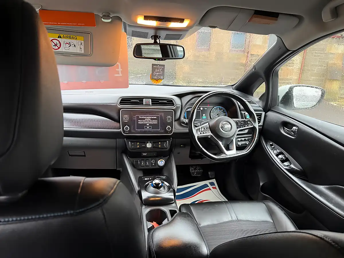 Used 2019 Nissan Leaf N-Connecta White - Interior and Exterior details 16