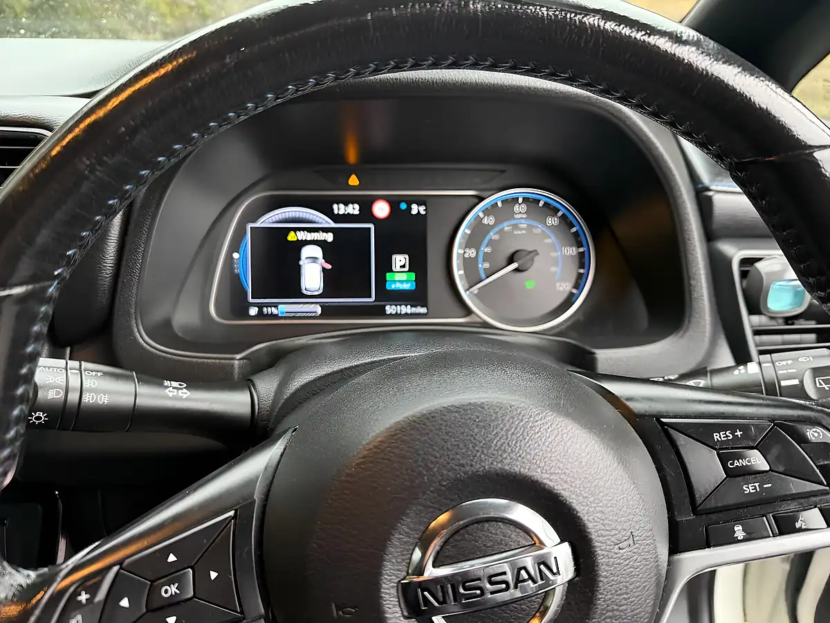 Used 2019 Nissan Leaf N-Connecta White - Interior and Exterior details 18