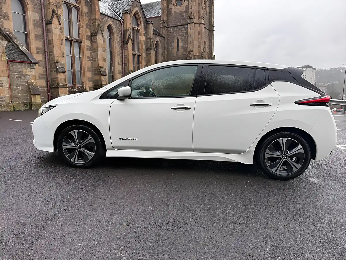 Used 2019 Nissan Leaf N-Connecta White - Interior and Exterior details 5