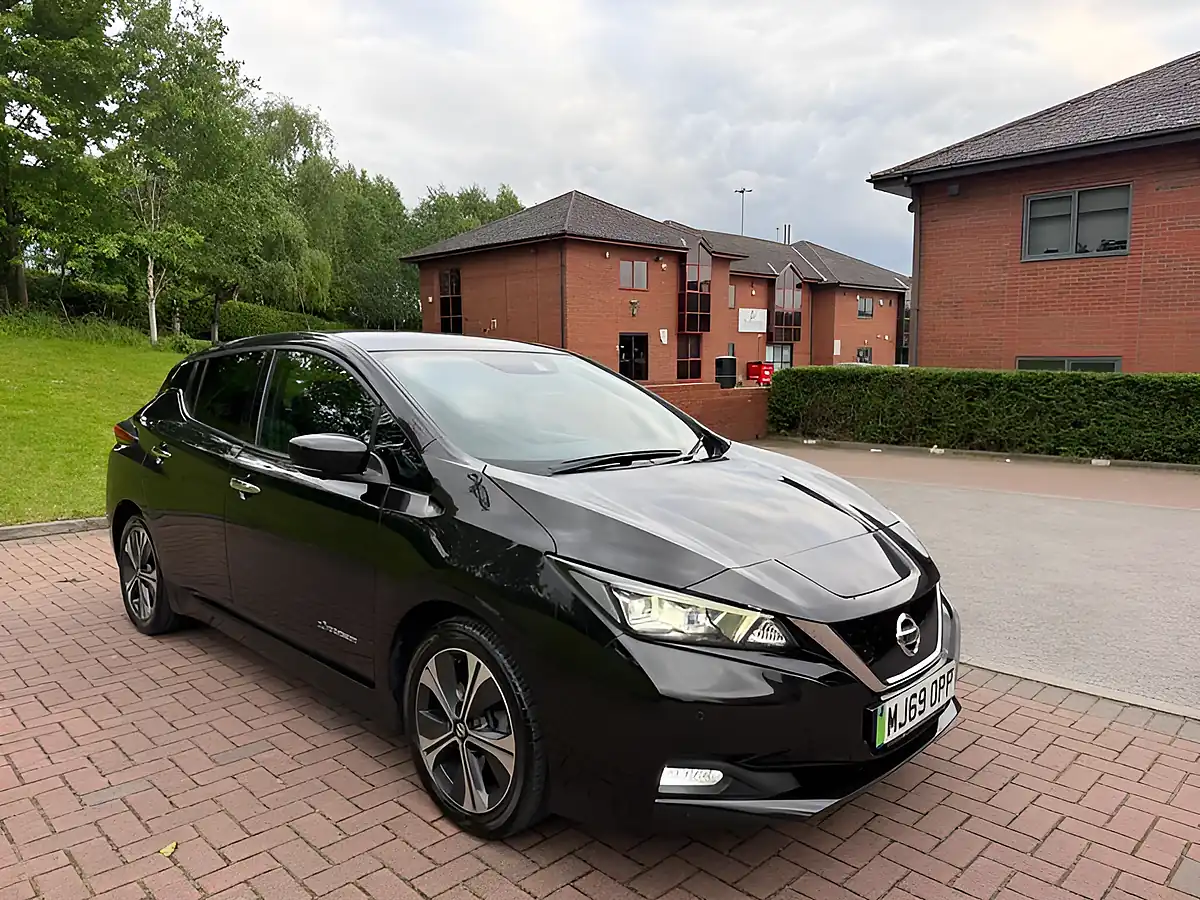Used 2019 Nissan Leaf Tekna Black - Front View