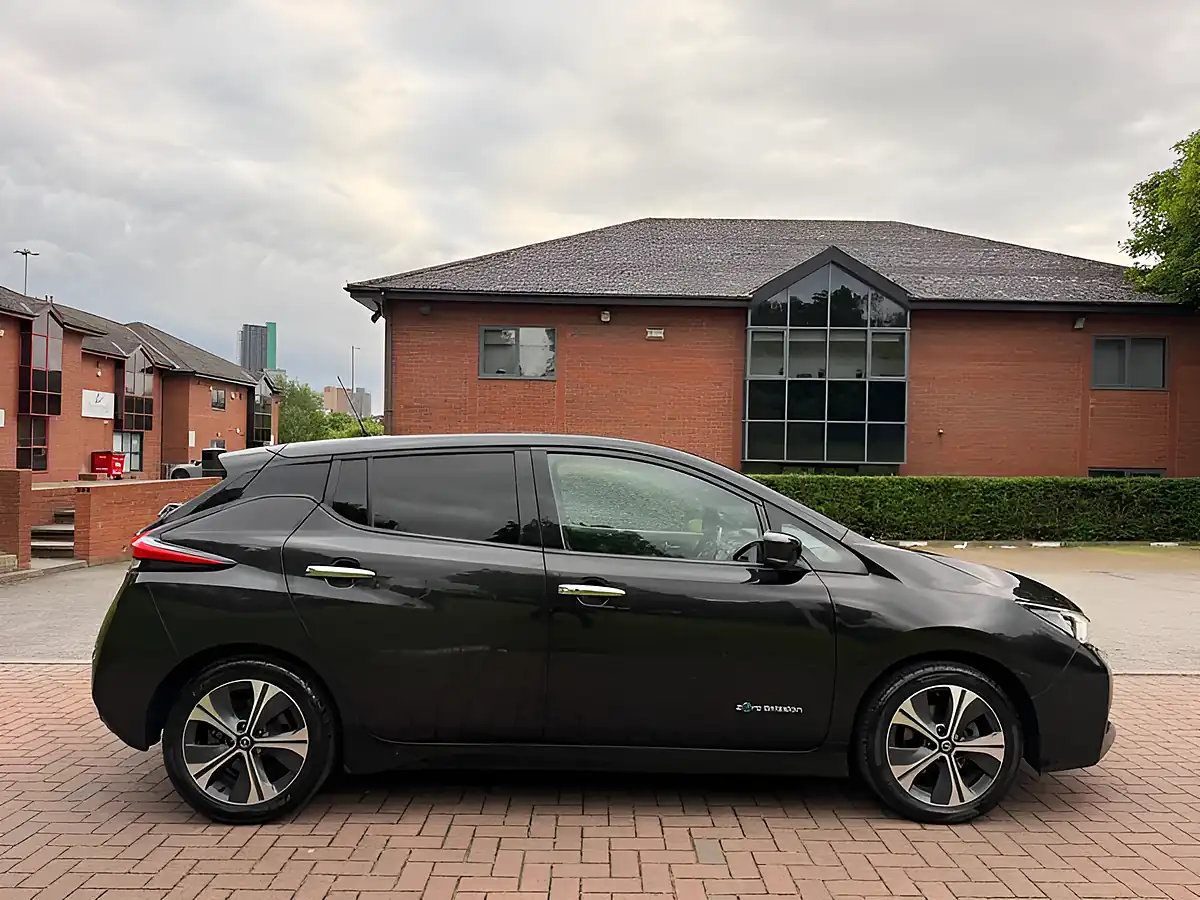 Used 2019 Nissan Leaf Tekna Black - Interior and Exterior details 12