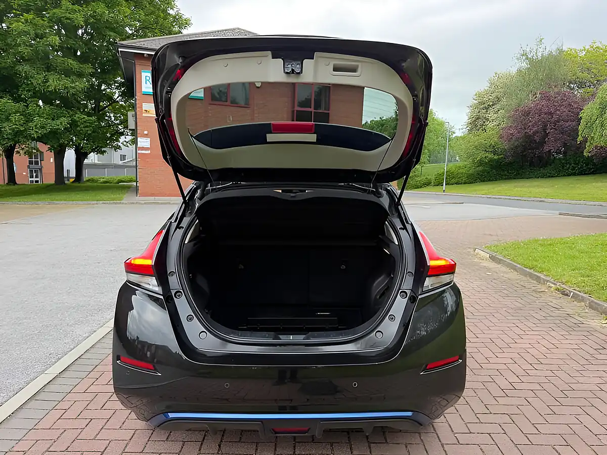 Used 2019 Nissan Leaf Tekna Black - Interior and Exterior details 13