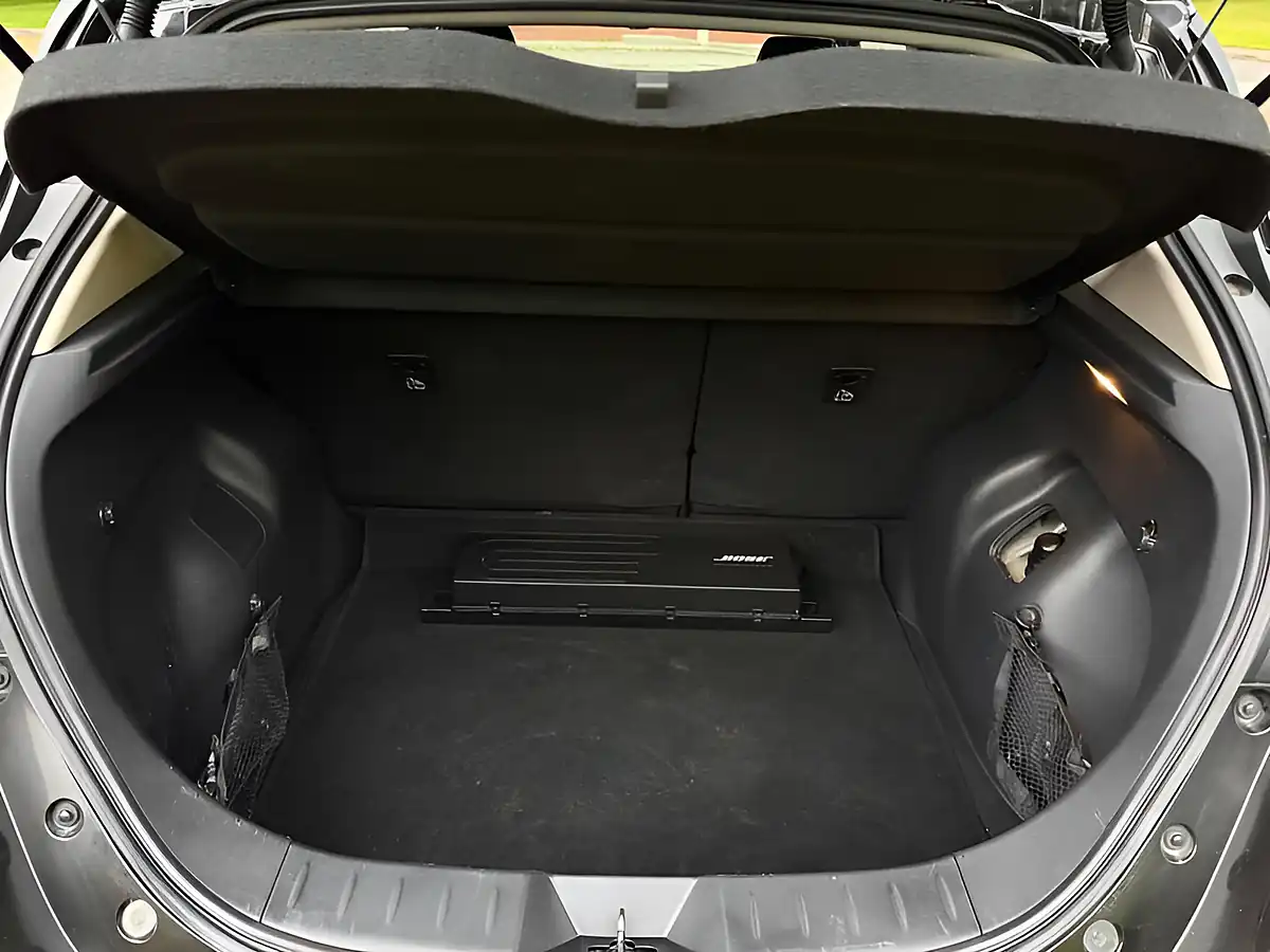 Used 2019 Nissan Leaf Tekna Black - Interior and Exterior details 14