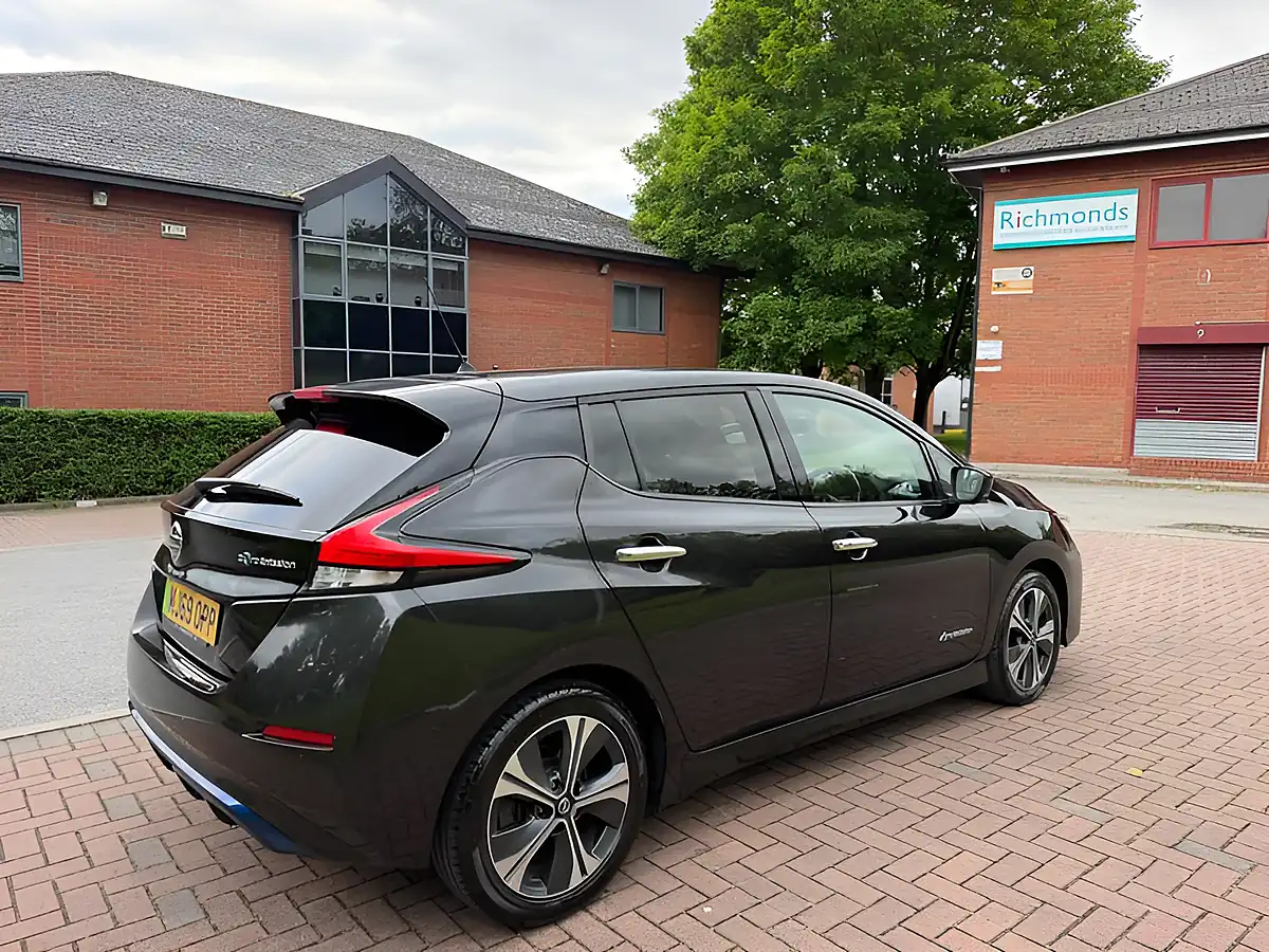 Used 2019 Nissan Leaf Tekna Black - Interior and Exterior details 18