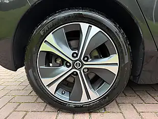 Used 2019 Nissan Leaf Tekna Black - Interior and Exterior details 19