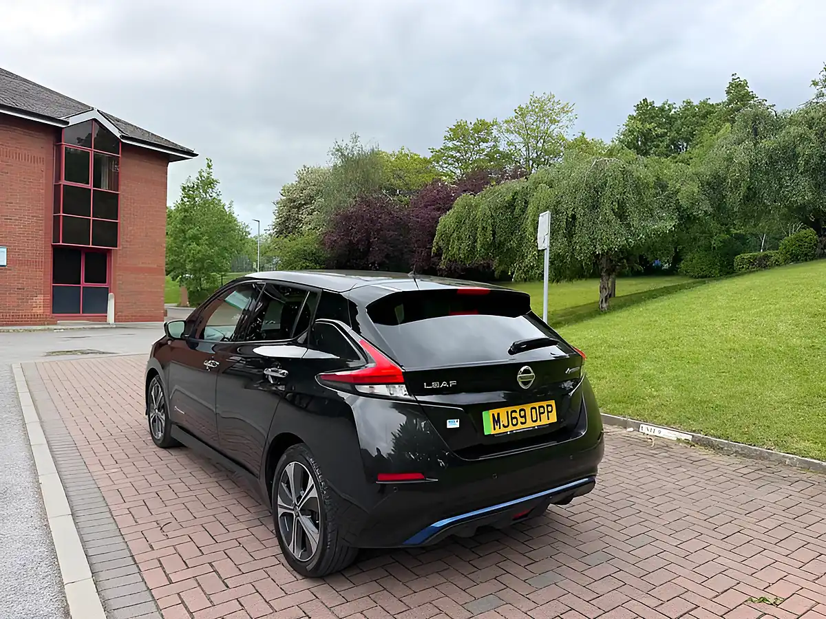 Used 2019 Nissan Leaf Tekna Black - Interior and Exterior details 8