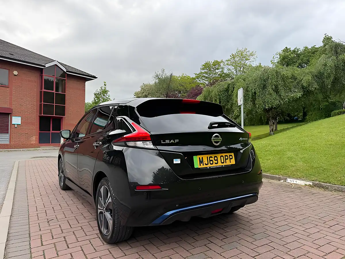 Used 2019 Nissan Leaf Tekna Black - Interior and Exterior details 9
