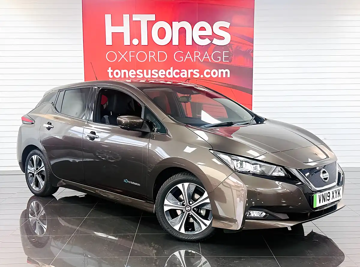 Used 2019 Nissan Leaf Tekna Bronze - Front View