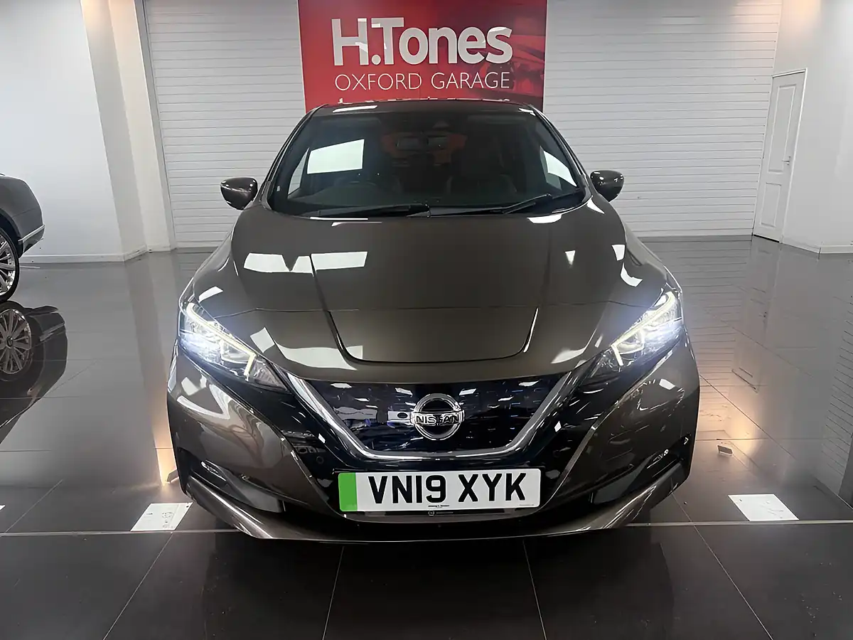 Used 2019 Nissan Leaf Tekna Bronze - Interior and Exterior details 13