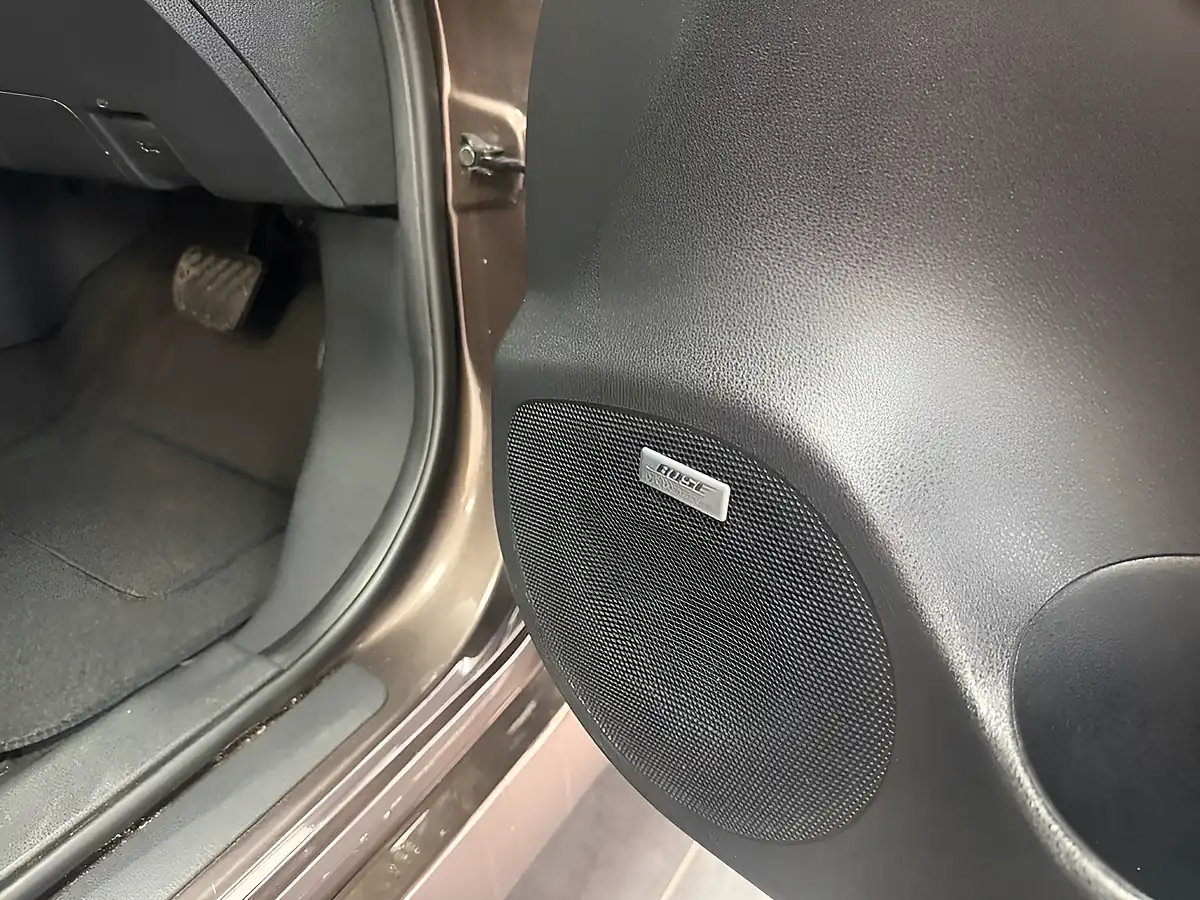 Used 2019 Nissan Leaf Tekna Bronze - Interior and Exterior details 15