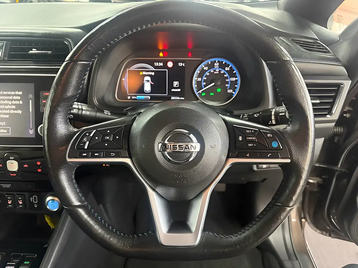 Used 2019 Nissan Leaf Tekna Bronze - Interior and Exterior details 16