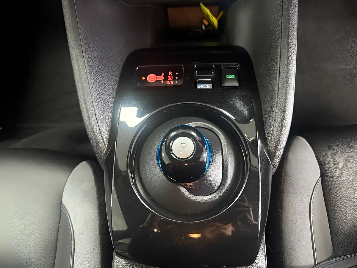 Used 2019 Nissan Leaf Tekna Bronze - Interior and Exterior details 20