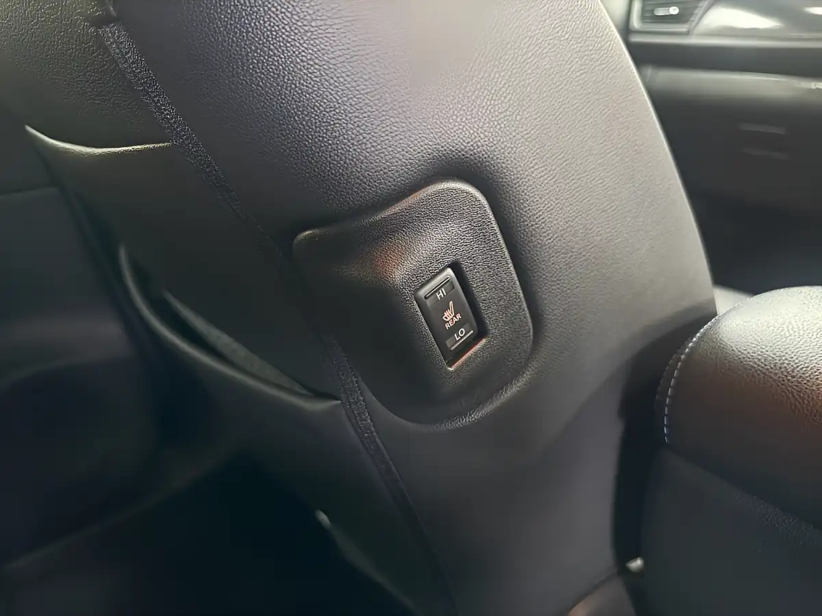 Used 2019 Nissan Leaf Tekna Bronze - Interior and Exterior details 6