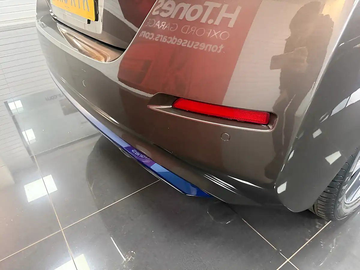 Used 2019 Nissan Leaf Tekna Bronze - Interior and Exterior details 9