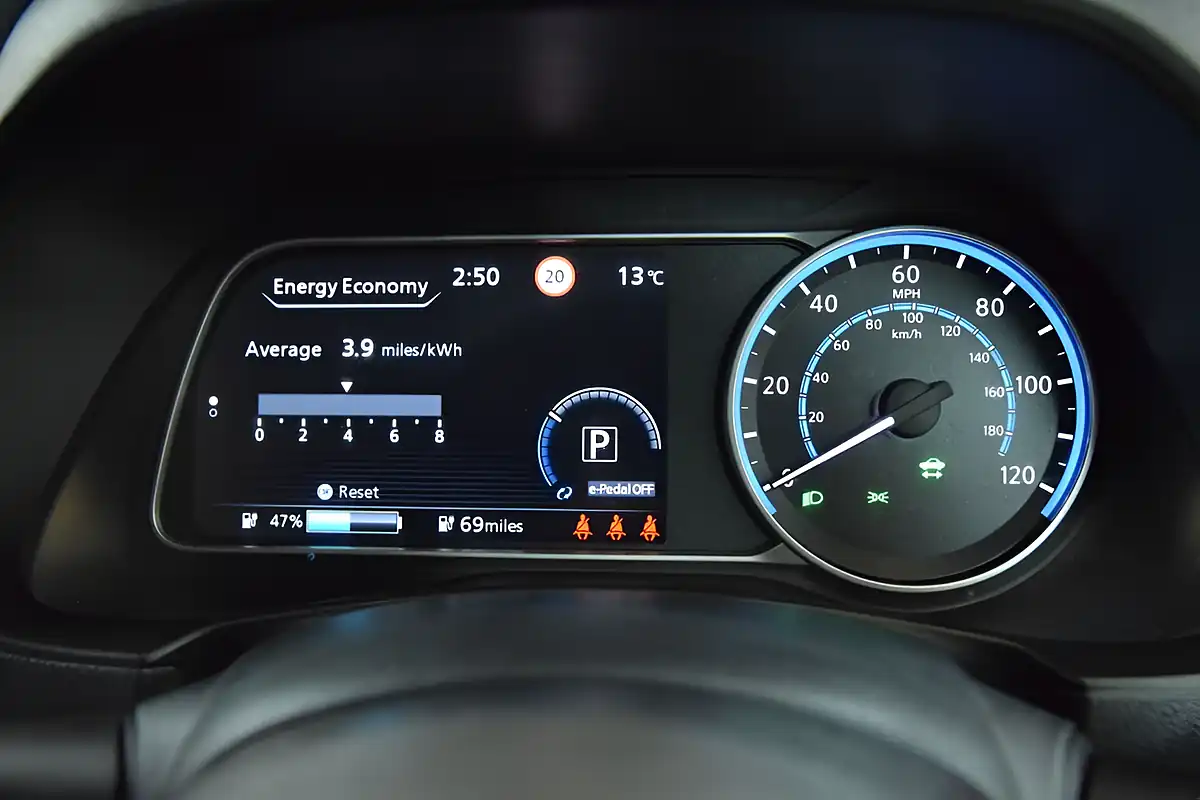 Used 2019 Nissan Leaf Tekna Pearl White - Interior and Exterior details 11