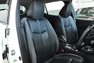 Used 2019 Nissan Leaf Tekna Pearl White - Interior and Exterior details 13