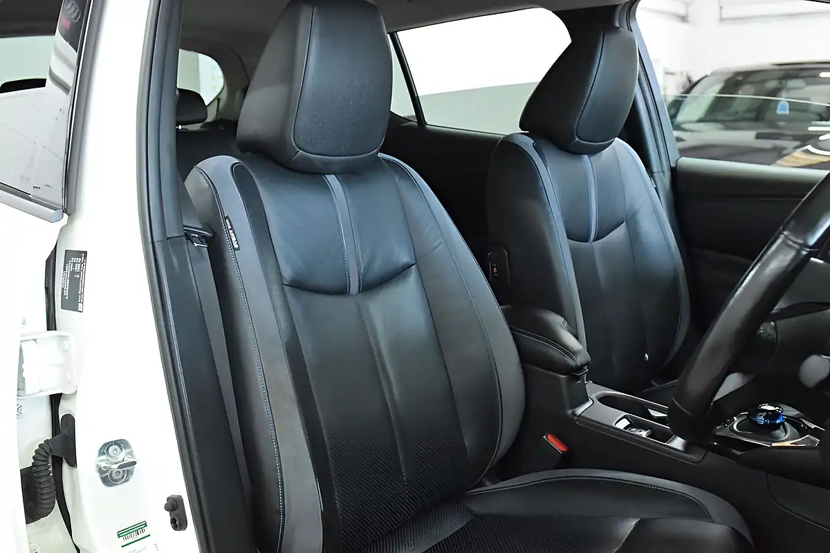 Used 2019 Nissan Leaf Tekna Pearl White - Interior and Exterior details 13