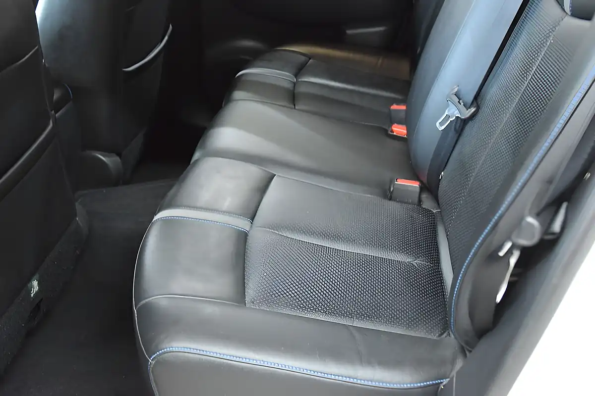 Used 2019 Nissan Leaf Tekna Pearl White - Interior and Exterior details 16