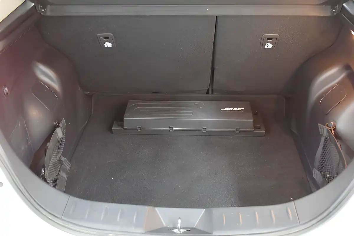 Used 2019 Nissan Leaf Tekna Pearl White - Interior and Exterior details 17