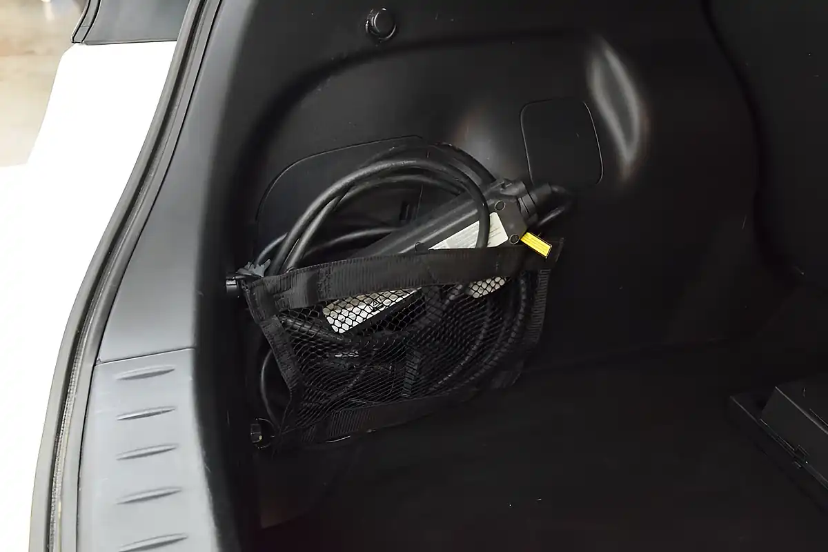 Used 2019 Nissan Leaf Tekna Pearl White - Interior and Exterior details 18