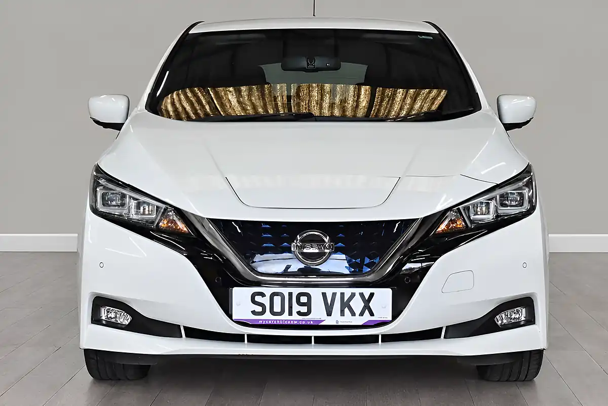 Used 2019 Nissan Leaf Tekna Pearl White - Interior and Exterior details 2