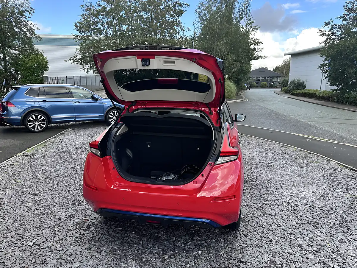 Used 2019 Nissan Leaf Tekna Red - Interior and Exterior details 11