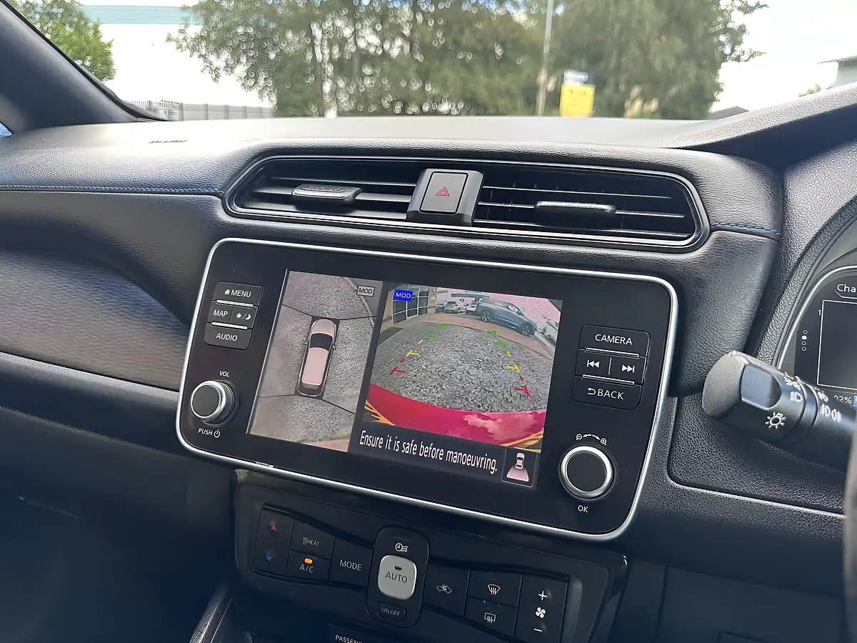 Used 2019 Nissan Leaf Tekna Red - Interior and Exterior details 16