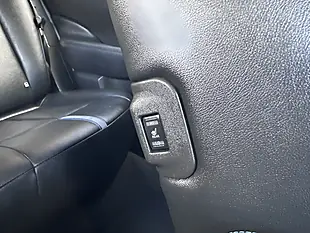 Used 2019 Nissan Leaf Tekna Red - Interior and Exterior details 18