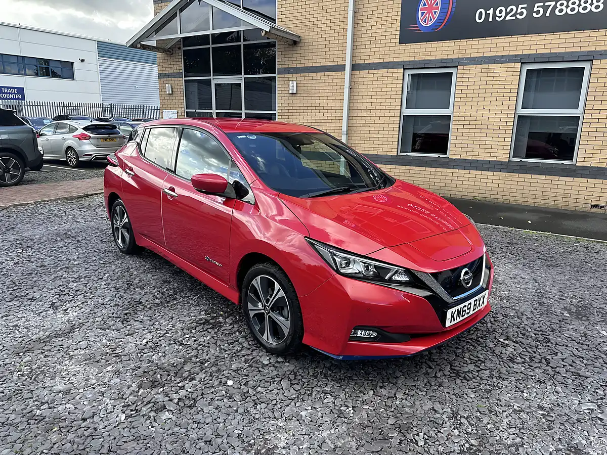 Used 2019 Nissan Leaf Tekna Red - Interior and Exterior details 2