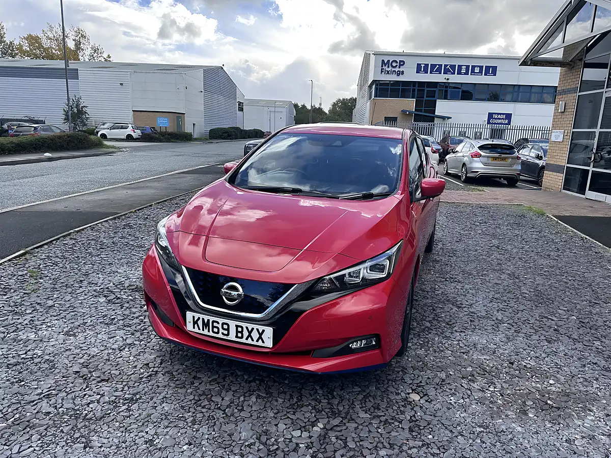 Used 2019 Nissan Leaf Tekna Red - Interior and Exterior details 4