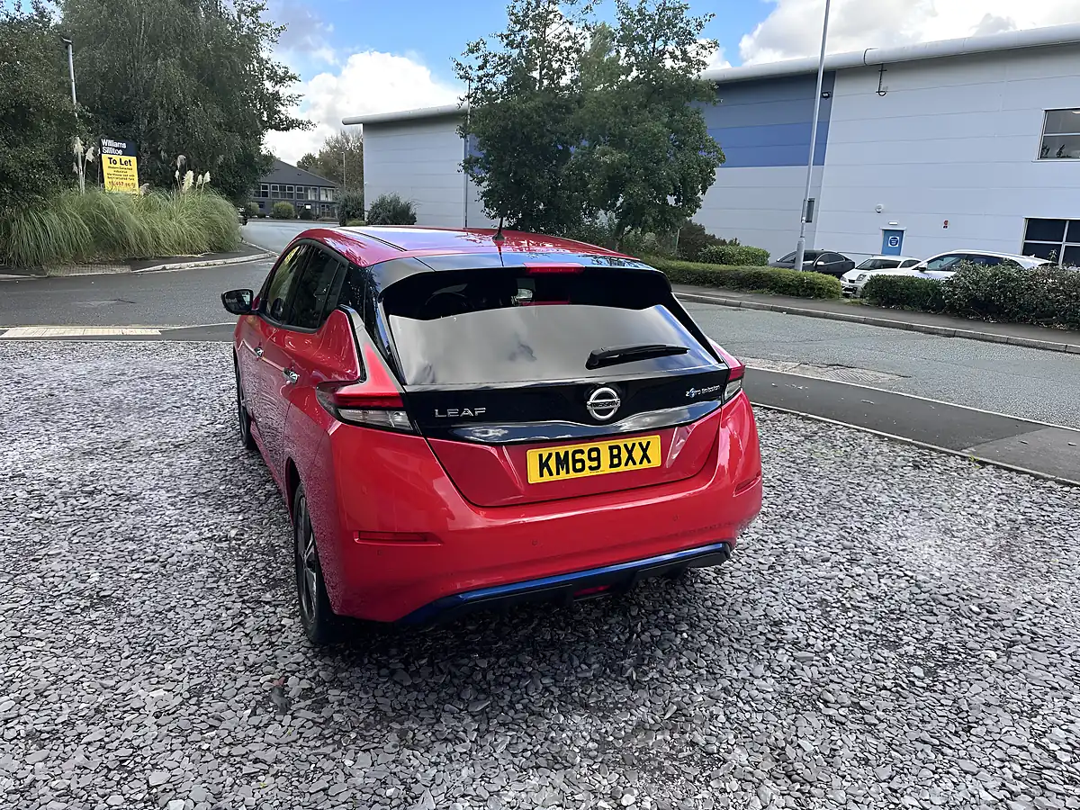 Used 2019 Nissan Leaf Tekna Red - Interior and Exterior details 8